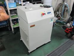 チラー　<br />
ネスラブ HX-150　<br />
冷却能力4.5kW