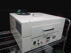 UVオゾン洗浄機　<br />
コスモ技研　CUVD50U-05　<br />
試料台寸法300x300