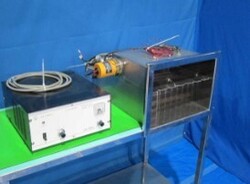 超音波発振機 電源 ジェネレータ　<br />
US-MEC　US-3B　<br />
28kHz　洗浄槽外寸 W415 D320 H550
