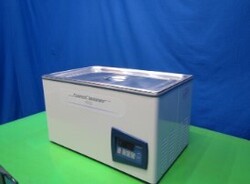 超音波洗浄器　<br />
カイジョー　400D　<br />
38kHz　槽寸法：W498 D298 H150