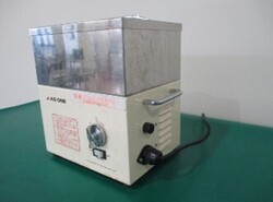 超音波洗浄器　<br />
アズワン　VS-150　<br />
定格出力 50Hz　150W　<br />
洗浄槽寸法 W230 D180 H110