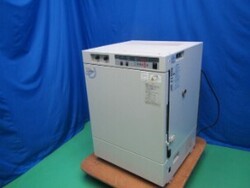 インキュベーター　<br />
東京理化器械　LTI-400E　<br />
4～60℃　<br />
槽寸法：W500 D400 H450