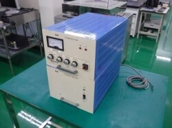 RF電源　<br />
東京応化工業　SS-300　<br />
13.56MHz  0.3kw