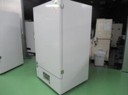 超低温槽　<br />
日本フリーザー　CLN-81UWNN　<br />
内寸W870 D720 H600 ×2段　 -80℃